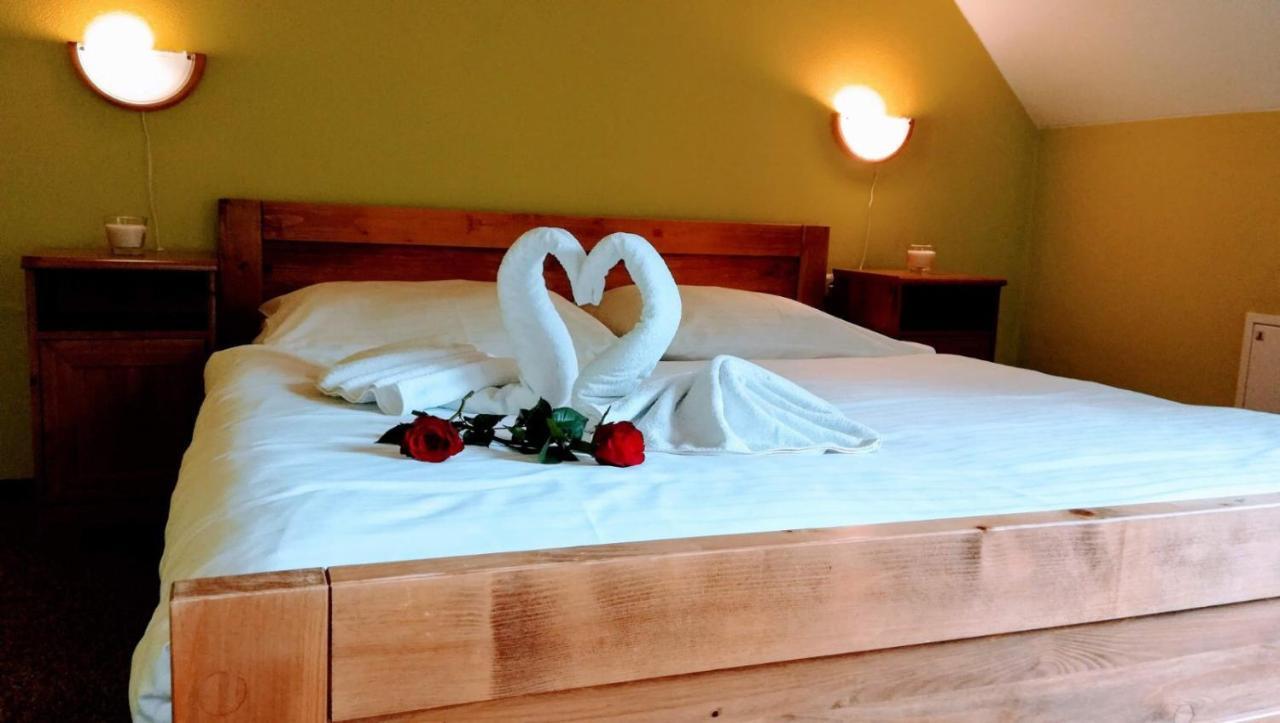 Slanicky Dvor Hotel Námestovo Buitenkant foto